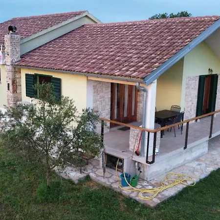 Holiday home Kuca Za Odmor Neli *